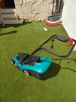 Cortacésped Bosch Rotak 34cm 1300W