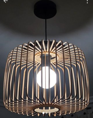 Lámpara colgante de madera y metal