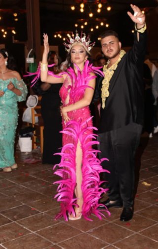 Vestido de fiesta rosa y dorado