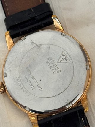Reloj Guess Hombre Negro y Dorado
