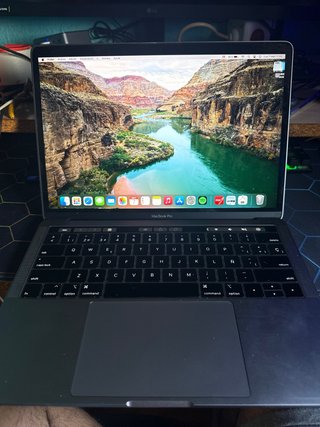 MacBook Pro 13 2018 i7 4 núcleos 500GB SSD