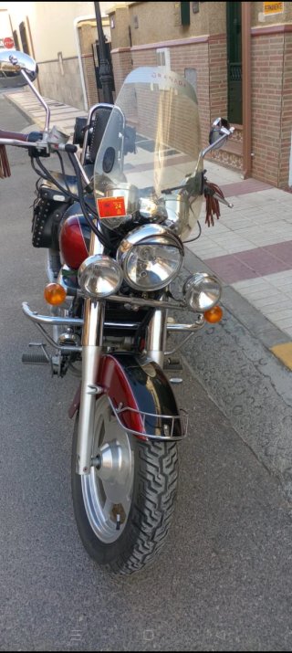 Hyosung Aguila Moto Cruiser Roja