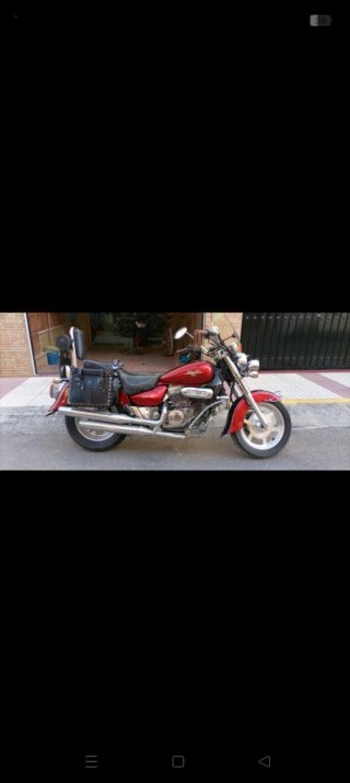 Hyosung Aguila Moto Cruiser Roja