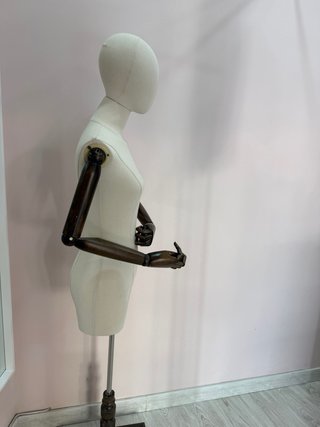 Maniquí de sastre de madera