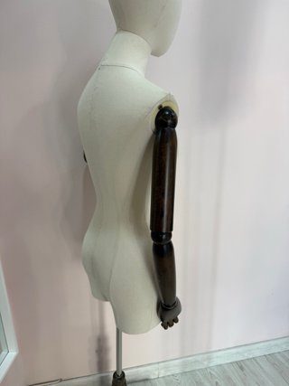 Maniquí de sastre de madera