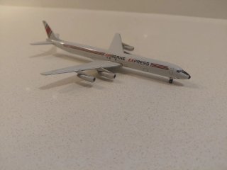 2 maquetas DC8 y 707