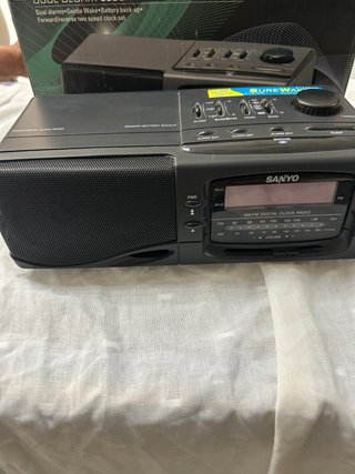 Radio Despertador Sanyo SureWake AM/FM