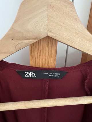Vestido Zara satinado rojo
