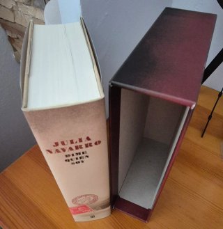 Libro Julia Navarro " Dime quién soy"