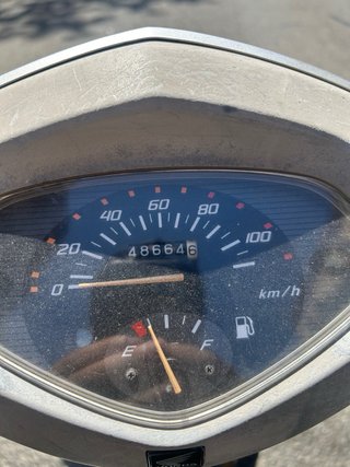 Honda Lead 100 Plata