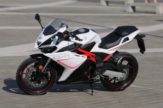 Wottan GP1 Sportbike Roja y Blanca