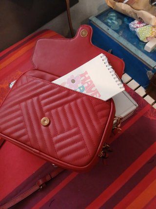 Bolso rojo acolchado
