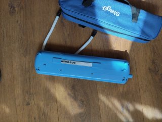 Melódica Stagg con funda azul