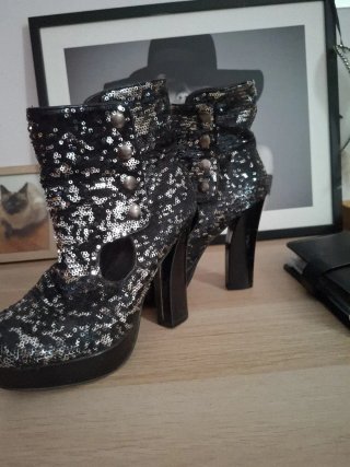Botines de tacón con brillos vintage