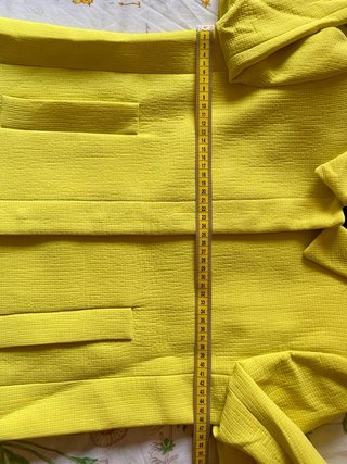 Blazer Corto Amarillo Zara Talla M