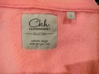 Chaqueta deportiva naranja y rosa