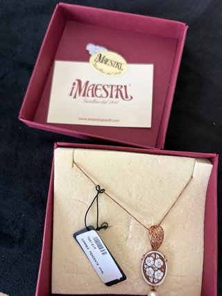 Collana con cammeo e pietra a goccia perla Torre a