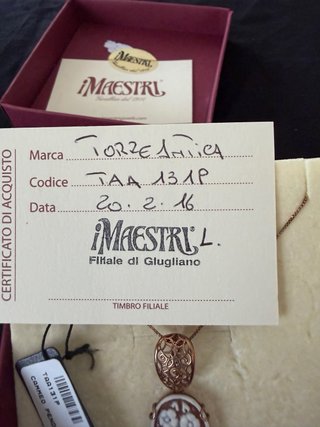 Collana con cammeo e pietra a goccia perla Torre a
