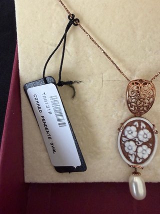 Collana con cammeo e pietra a goccia perla Torre a