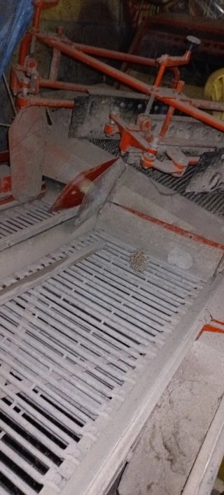 Cosechadora de patatas Grimme LK 650 matriculada.