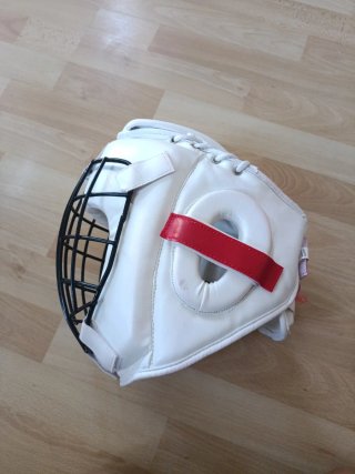 Casco Protección Karate Blanco