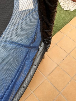 Cama elástica con red de seguridad