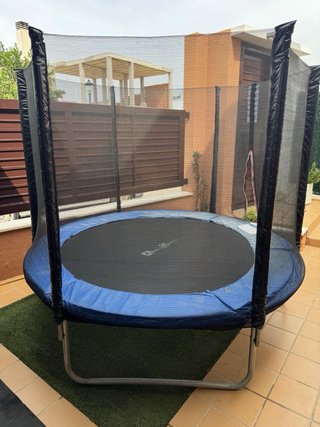 Cama elástica con red de seguridad