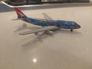 2 Maquetas del 747 de  Qantas