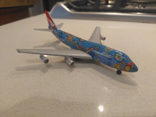 2 Maquetas del 747 de  Qantas