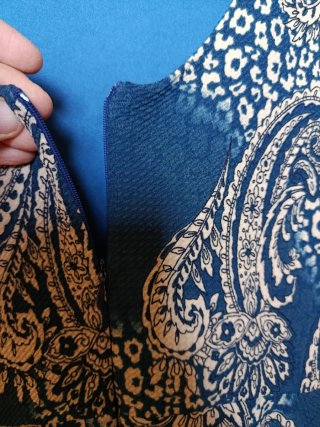 Vestido estampado ideal para eventos de otoño- inv