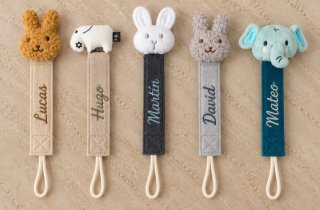 Chupeteros de tela bordados con nombre