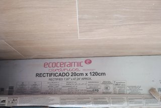 Cajas plaquetas gres porcelánico imitación madera