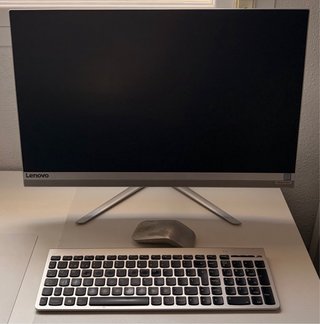 Pc lenoAll in One 23" - i5 / 8GB RAM / 1TB/ W 10