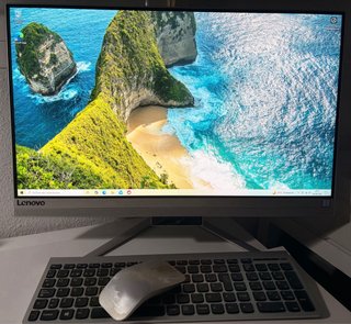 Pc lenoAll in One 23" - i5 / 8GB RAM / 1TB/ W 10