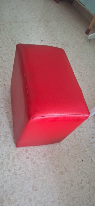 Mesa centro elevable con 4 puffs