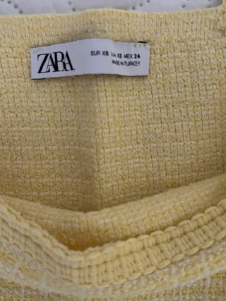Top corto amarillo Zara