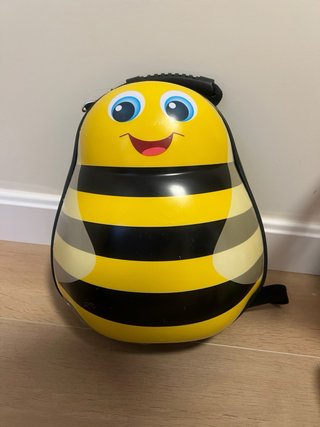 Maleta y mochila abeja para niños