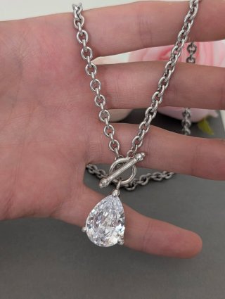 Collar Plata con Colgante Pera