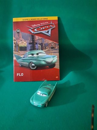Macchinina Cars Flo Disney Pixar