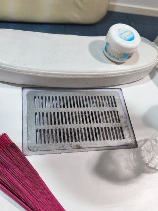 Mesa de manicura blanca