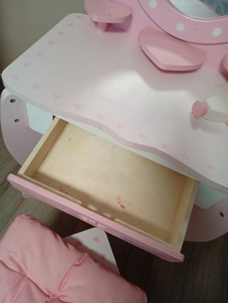 Tocador infantil rosa y blanco