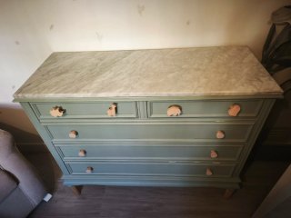 Cómoda madera maciza restaurada