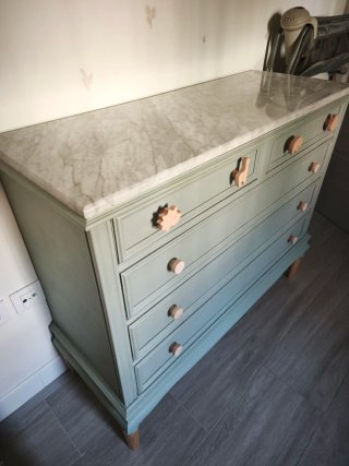 Cómoda madera maciza restaurada