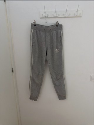 Pantalón chándal Adidas gris
