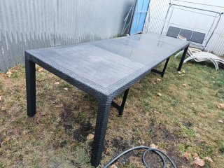 Mesa extensible y 6 sillas de jardín