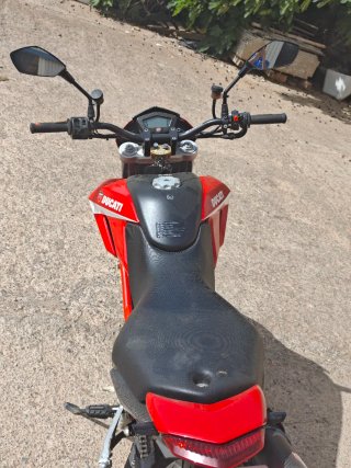 Ducati Hypermotard 1100 2007 Roja