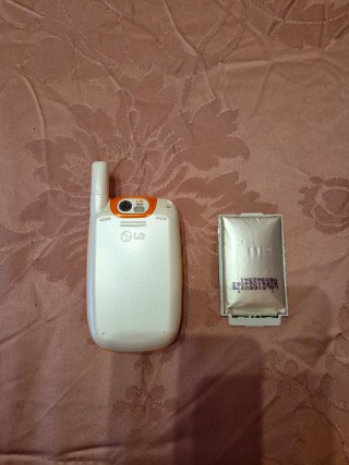 LG U8550 Telefono Vintage Arancione/Bianco
