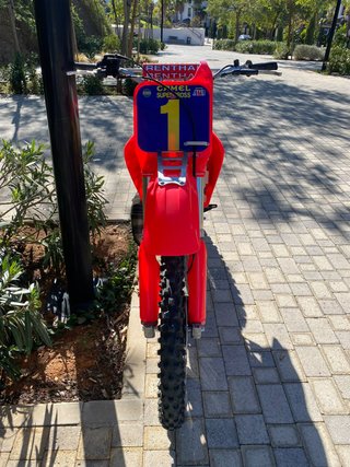 Honda CR 125R Motocross Roja y Blanca