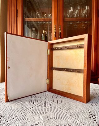 CAJA PORTALLAVES DE MADERA VINTAGE.
