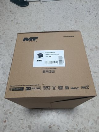Casco de moto MT negro